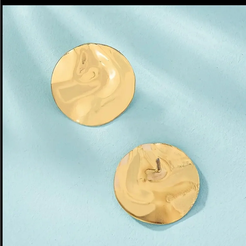 NWT Round Disc Gold Earrings Textured Round Drop Earrings - Picture 5 of 6